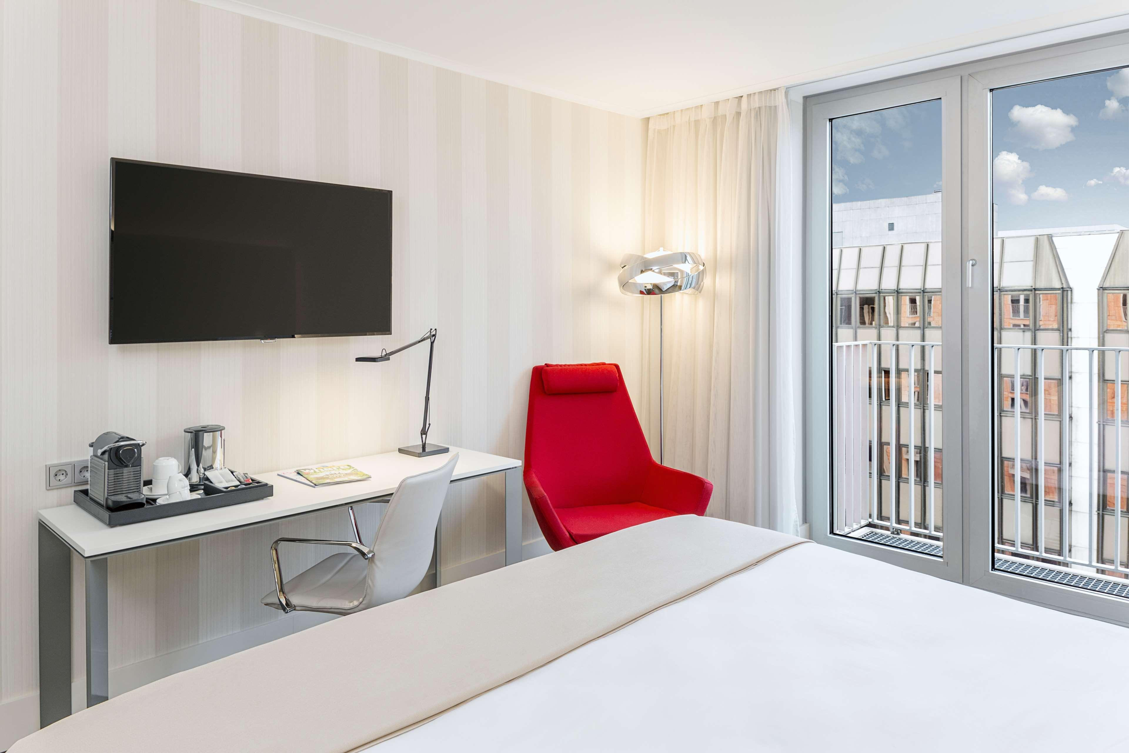 Hotel Nh Collection Berlin Mitte Am Checkpoint Charlie Esterno foto