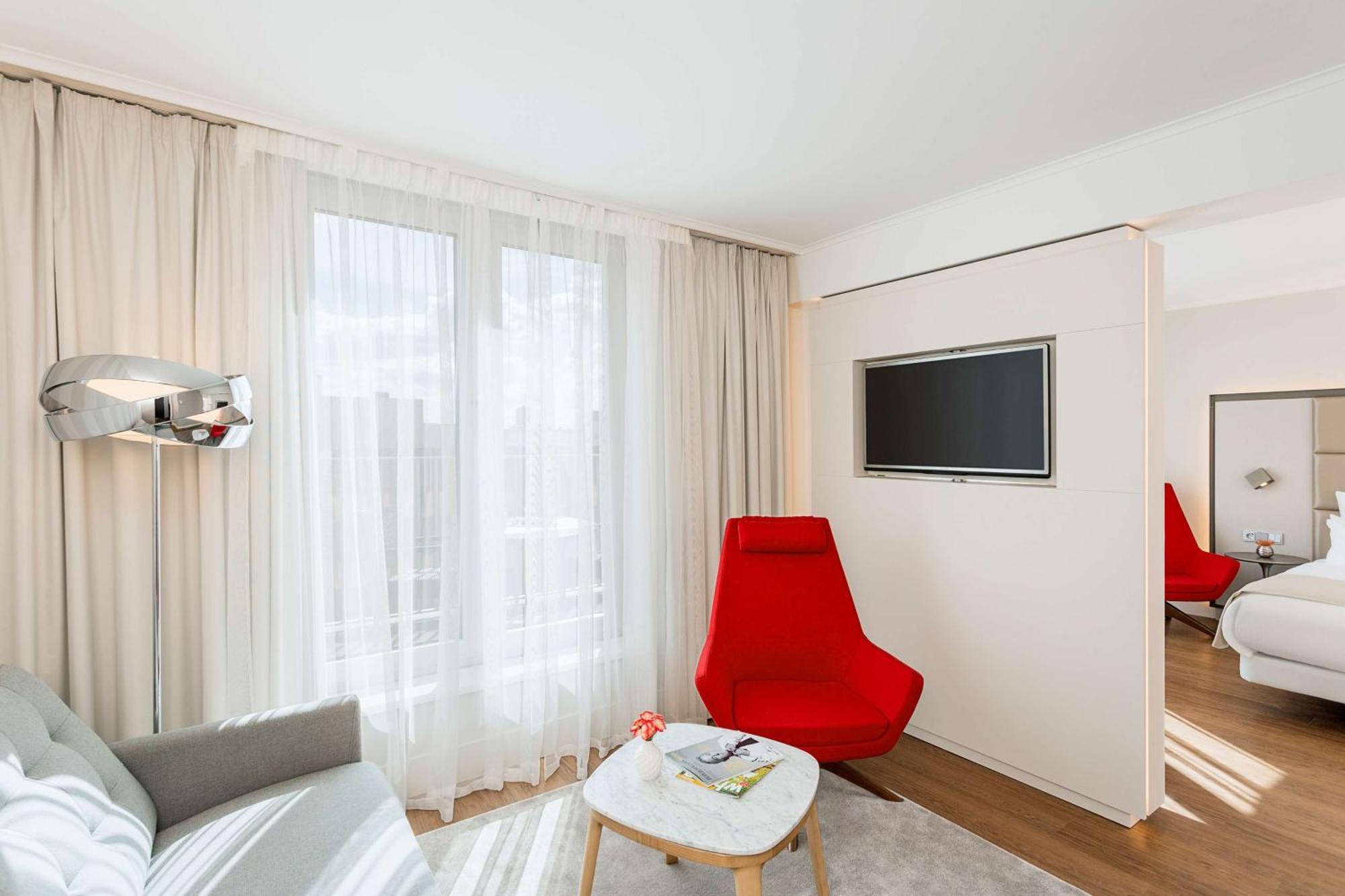 Hotel Nh Collection Berlin Mitte Am Checkpoint Charlie Esterno foto