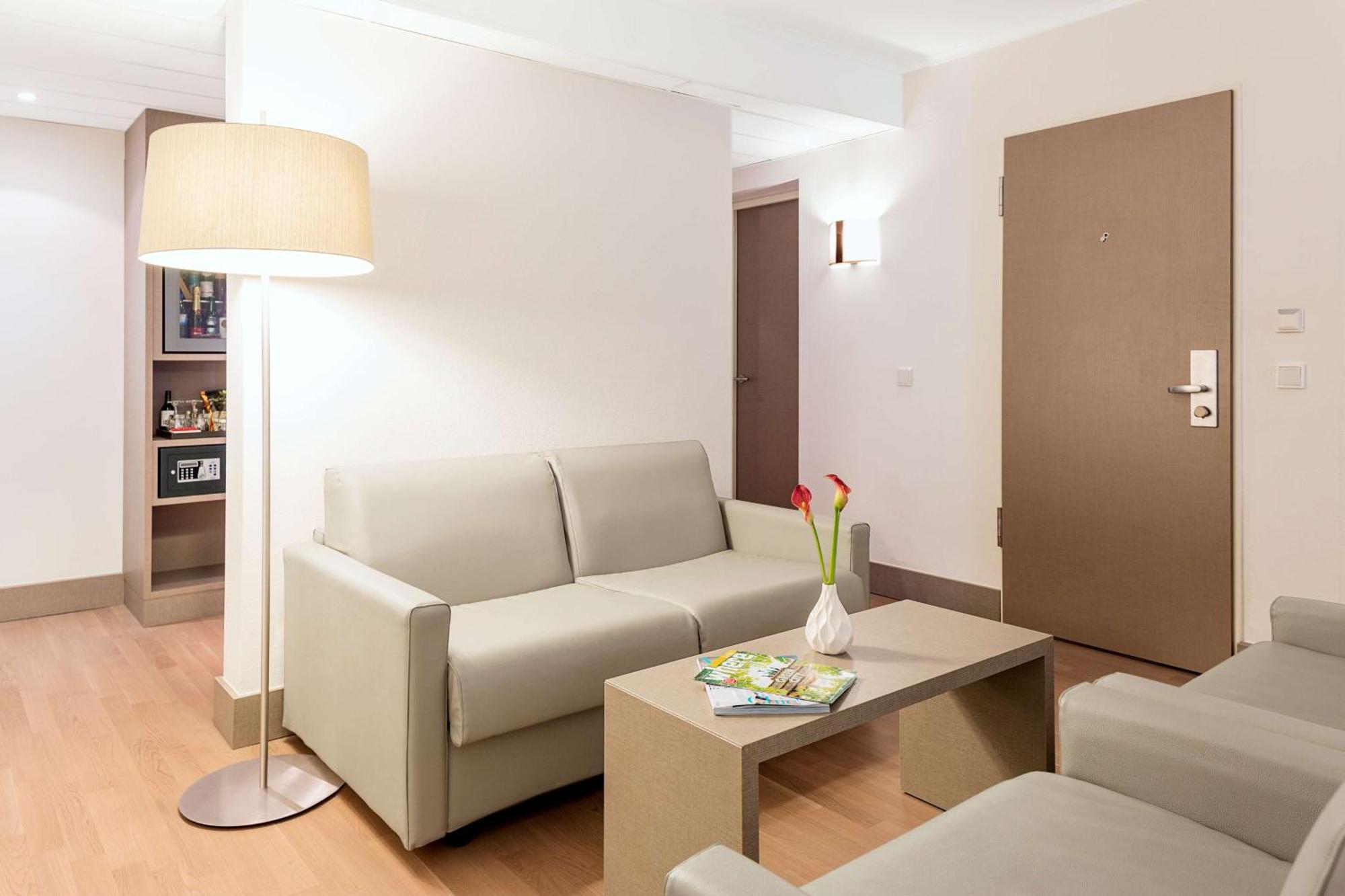 Hotel Nh Collection Berlin Mitte Am Checkpoint Charlie Esterno foto