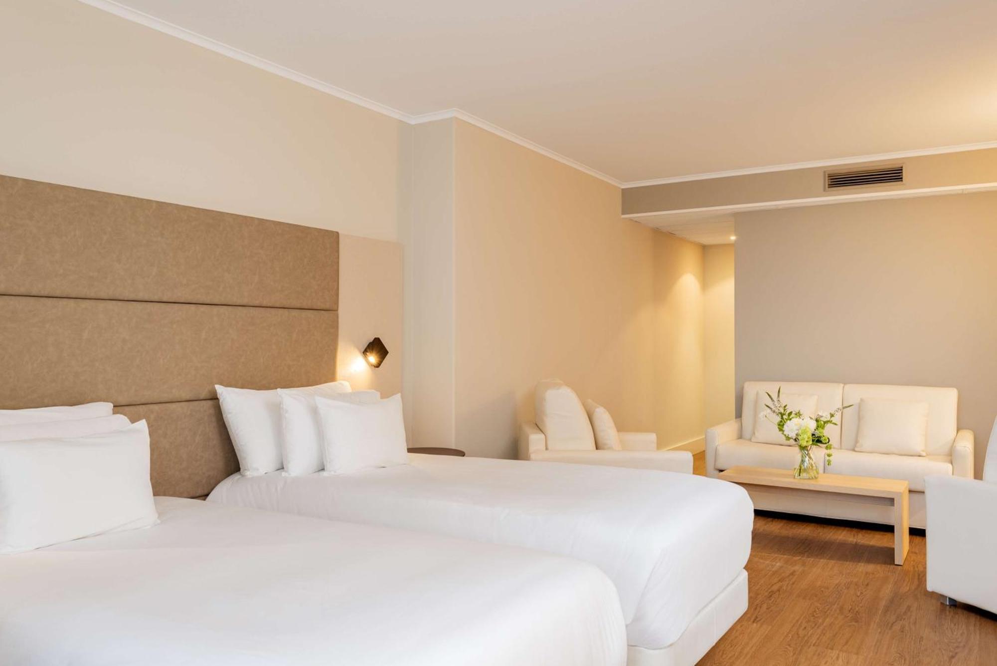 Hotel Nh Collection Berlin Mitte Am Checkpoint Charlie Esterno foto